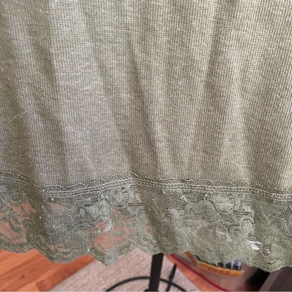 🍑Maurice’s Army Green Lace Trim Adjustable Cami Women's Size Large - Picture 5 of 8